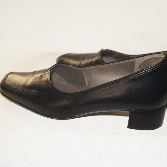 Gabor Black Leather Low Heeled Pump (Size 6.5) - Picture 3 of 8